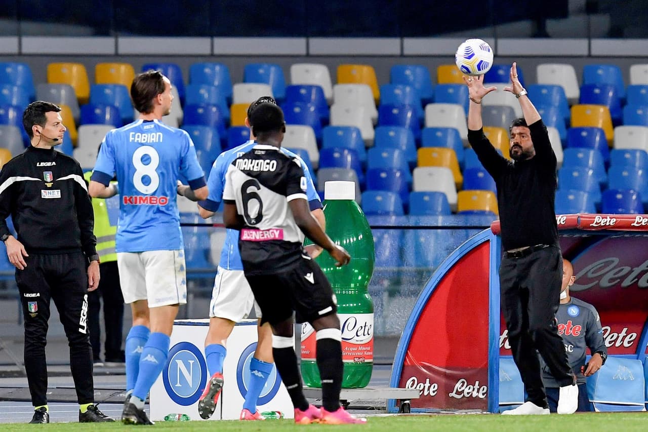 Napoli golea al Udinese en el Estadio Diego Armando Maradona 5-1 en la Serie A. Insigne, Di Lorenzo, Hirving Lozano, Fabián Ruiz y Zielinski le dieron la victoria a los locales, mientras que Stefano Okaka anotó el único tanto para los visitantes. Los de Gatusso cerca de amarrar un puesto para la Champions League.