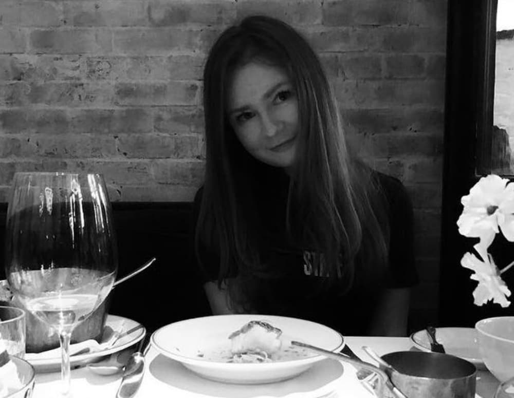 Anna Delvey en el restaurante Le Coucou