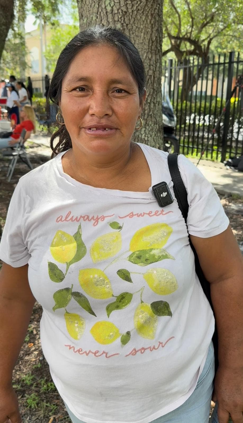 María ha vivido en EEUU durante más de 25 años. Ayer acudió al centro de ICE ERO en Miramar para firmar su orden de autodeportación a Guatemala a reunirse con su marido, que ya fue deportado. Cortesía LULAC.