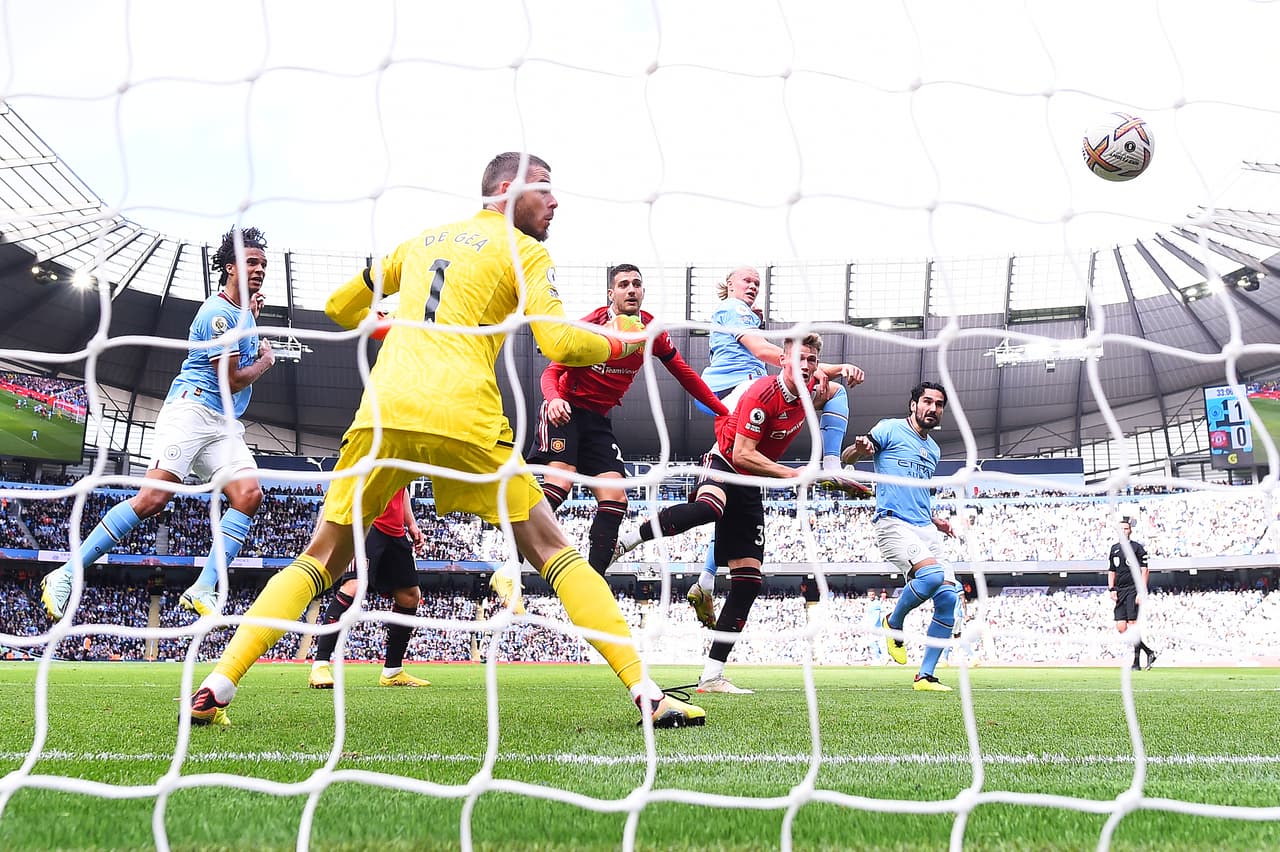 Antony y Antony Martial hicieron los tres tantos del United que hicieron menos escandaloso el marcador.