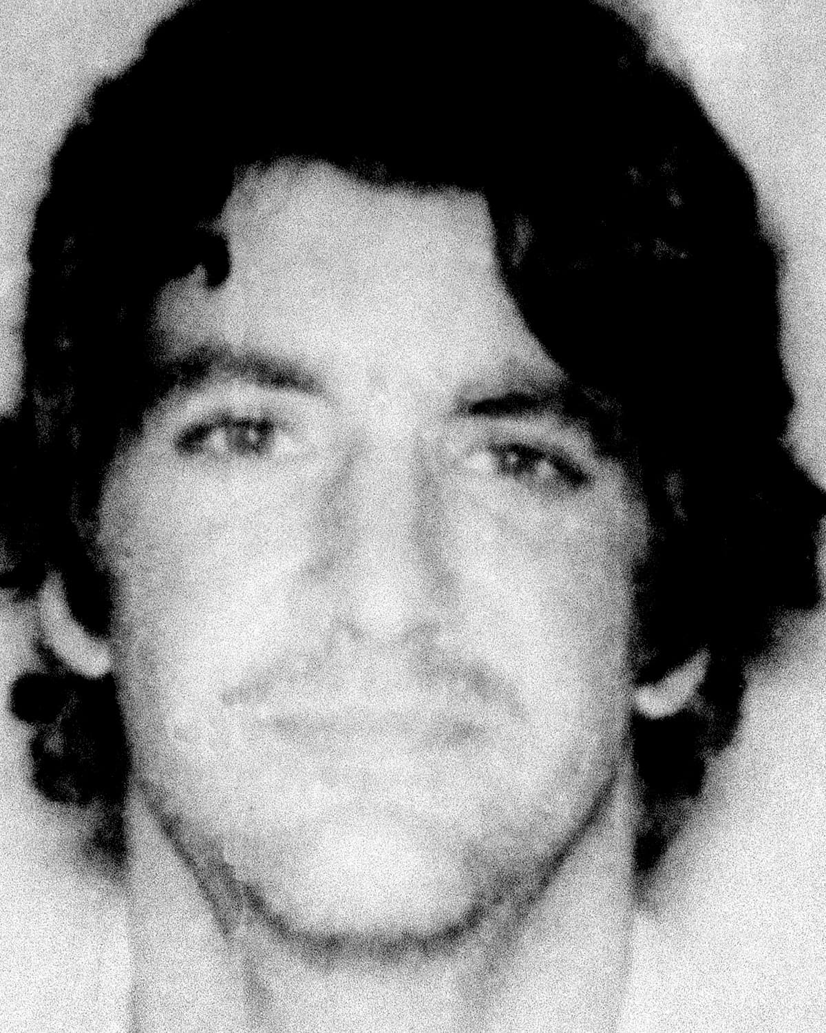 <b>Restaurant Luby’s, Killeen, Texas, 1991. 23 muertos. George Hennard,</b> un desempleado de 35 años, atravesó con su camioneta la ventana de un restaurante repleto de comensales, se bajó del auto y descargó dos pistolas contra los presentes, especialmente mujeres. Dejó 27 heridos y, acorralado por la policía, se suicidó.