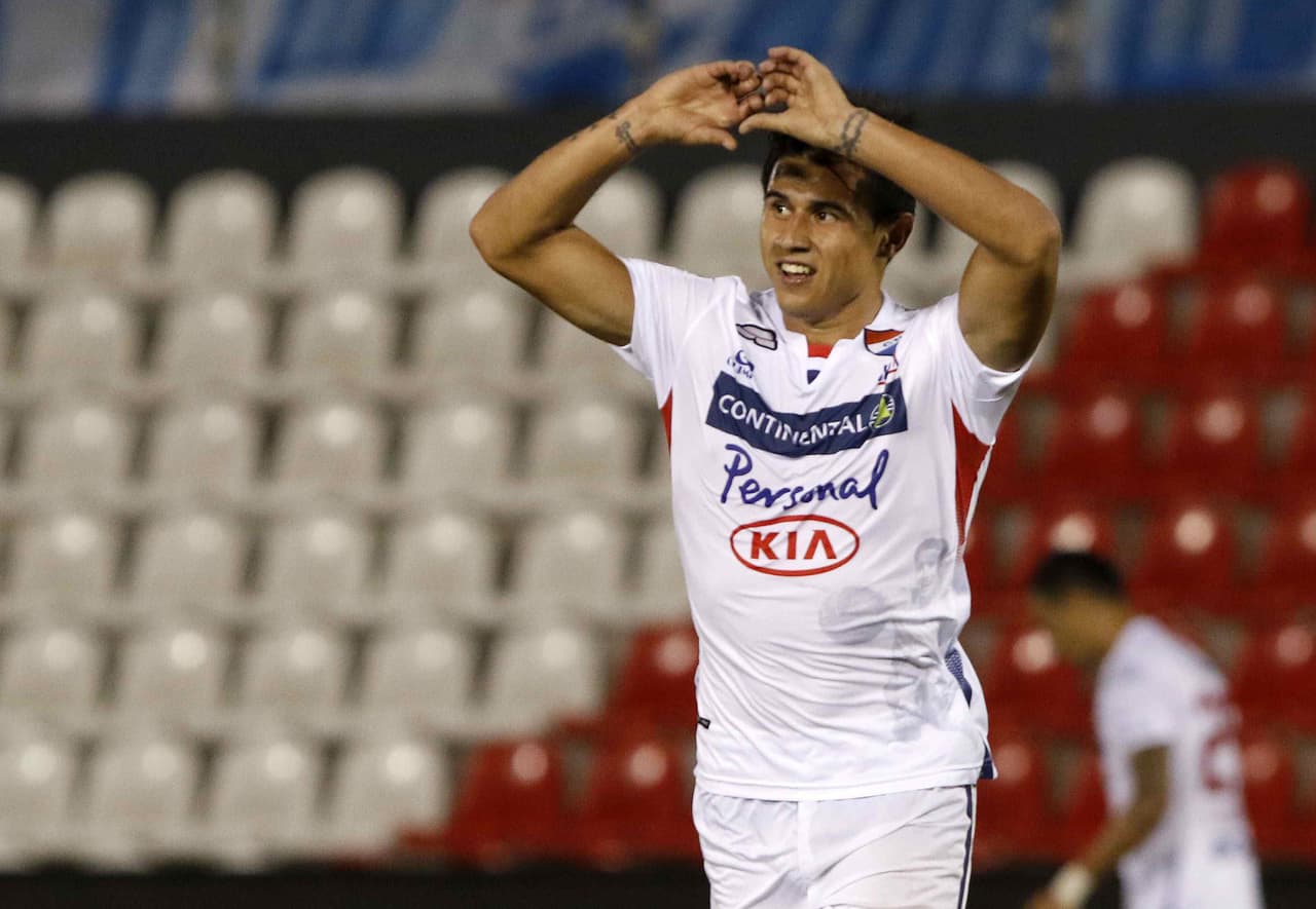 El delantero paraguayo llegará a Rayados para reforzar la ofensiva.
