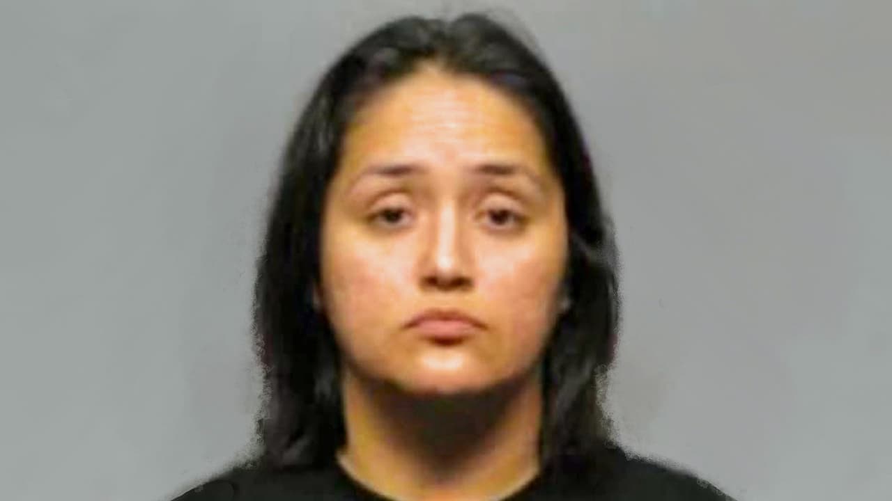 Mujer que atropelló a barbero en Antioch tras una discusión se entrega a las autoridades