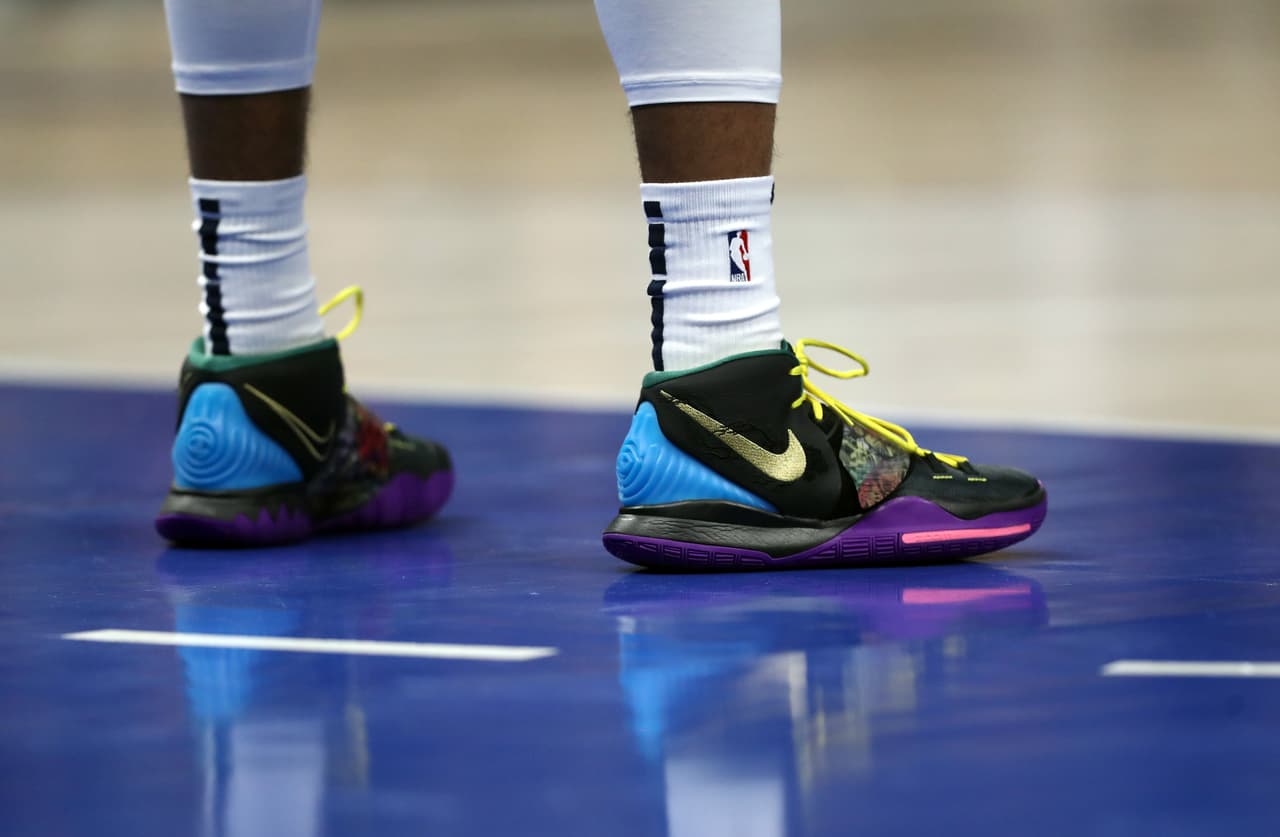 Ja Morant de Memphis Grizzlies utilizó estos tenis nike en partido ante Dallas Mavericks.