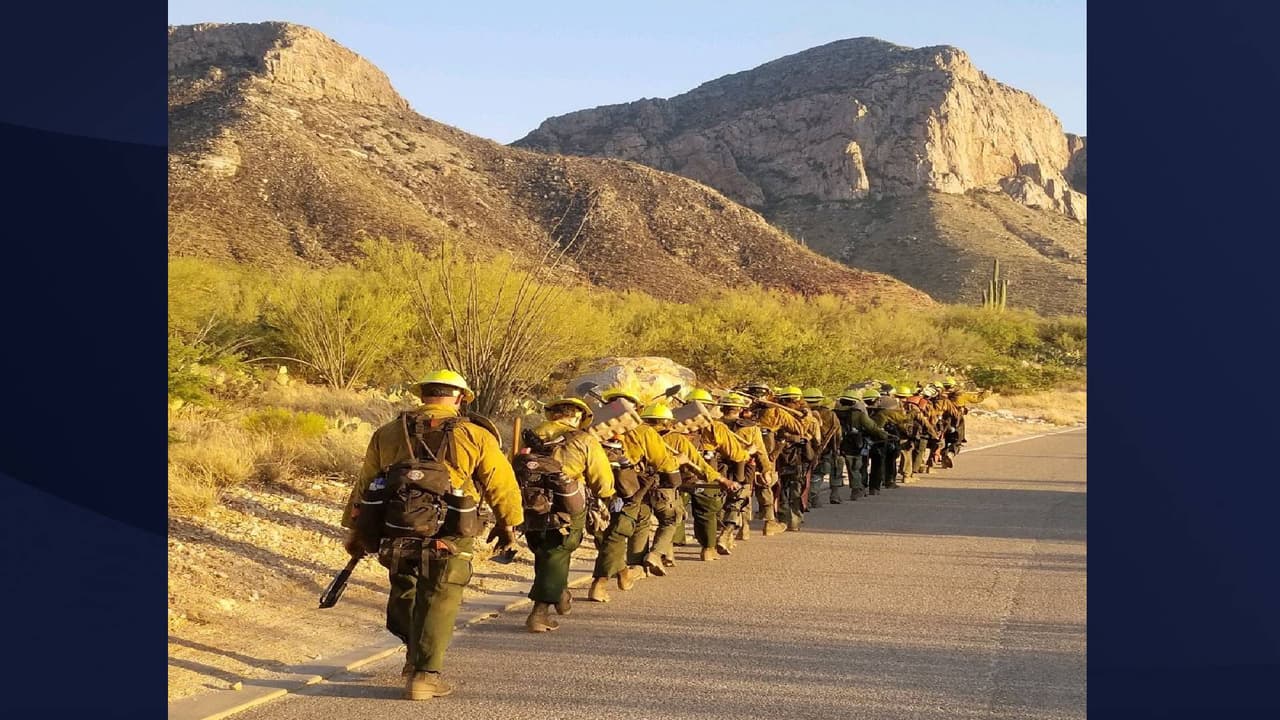 Ordenan evacuar a los residentes de Catalina Foothills debido al incendio Bighorn