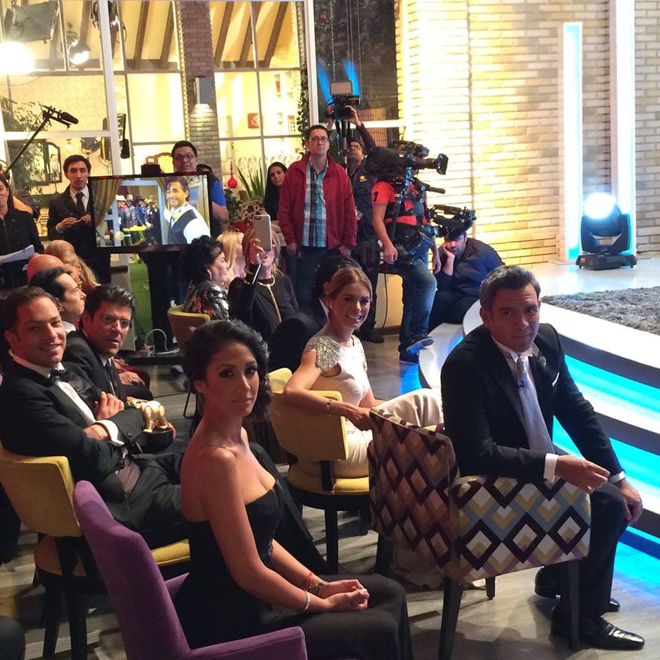 ¡POSE! El elenco de la telenovela lució muy elegante.