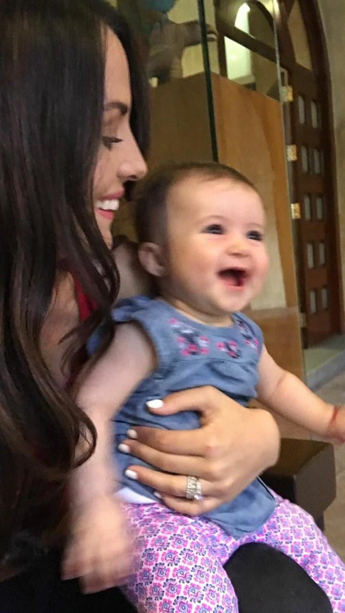 Esta sonrisa es la que ha enamorado a miles de fans de
<b><a href="http://www.univision.com/temas/zuria-vega">Zuria Vega</a></b>, pues la pequeña Lúa con el paso del tiempo se pone más bella, siendo este tipo de imágenes las que hacen saber que es una niña con un carácter maravilloso.