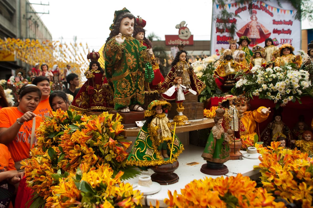 De ahí que el Santo Niño de Atocha sea el devoto de las personas que son encarceladas de manera injusta. A él se le atribuyen muchos milagros y millones de personas creen en él en todo el mundo.