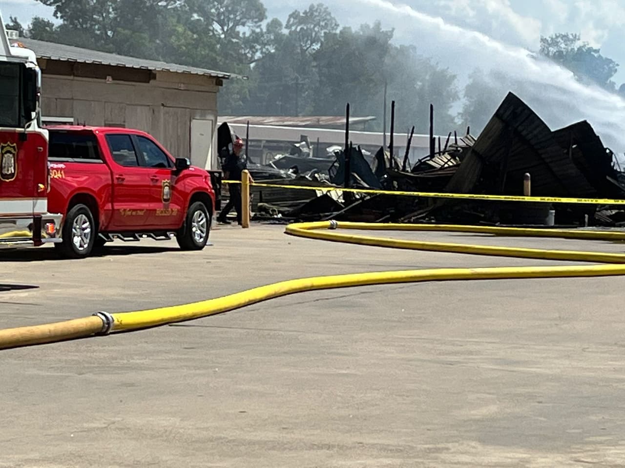 El Sheriff del condado Harris, Ed Gonzalez, confirmó que el fuego
<b>inició en Airline y West Road, justo al lado de la I-45.</b>
<br>