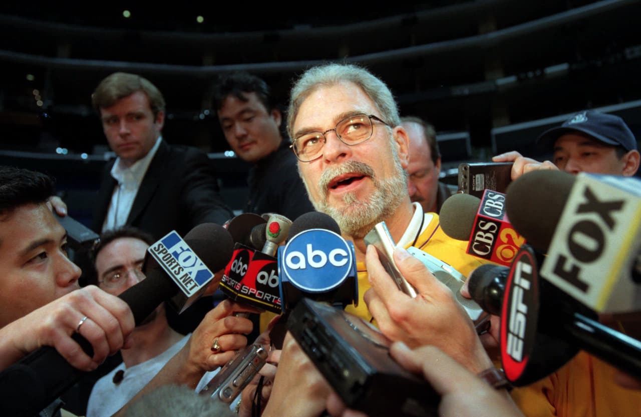 En 2011 ya con 13 anillos en sus vitrinas y 66 años, el Zen Master decidió decir adiós al deporte que le dio todo.
