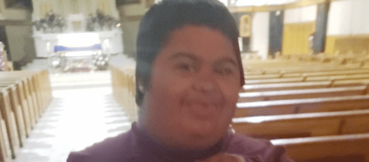 Tanto el menor como su madre, contrajeron el covid-19. No obstante, la mujer pudo recuperarse del virus.
<b> "Lo sentimos mucho senora Miller pero su hijo acaba de morir... no aguantó... yo también estaba con respiración... es un dolor muy grande perder un hijo", lamentó Miller. </b>