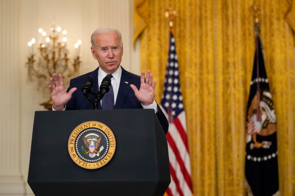Biden durante su alocución de este 26 de agosto de 2021 en la Casa Blanca tras los ataques en Afganistán que dejaron 12 militares fallecidos y 15 heridos.
