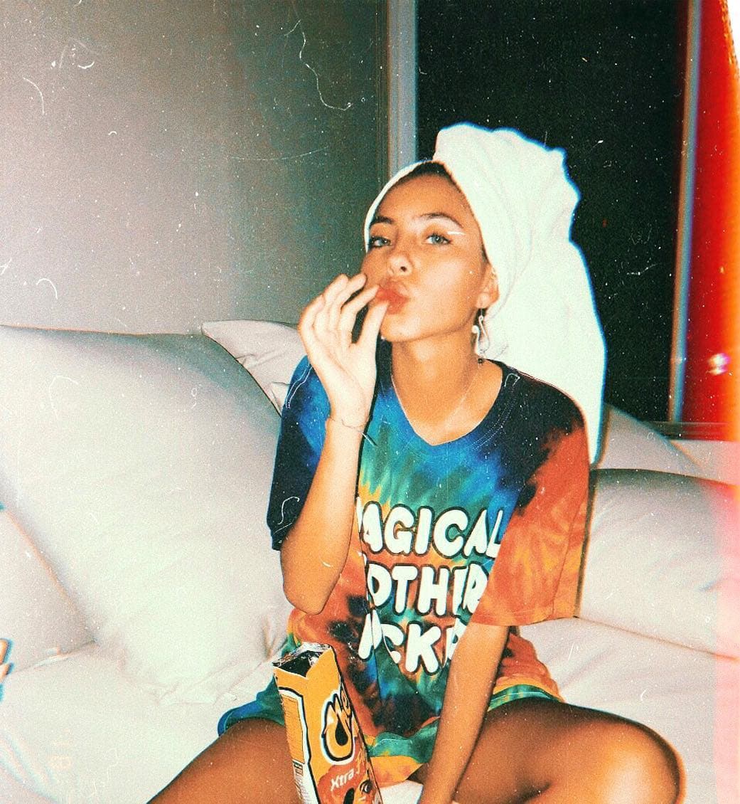 A pesar de llevar una vida alejada de los medios y mantener un perfil bajo, se ha ganado el cariño de los fans de su papá.