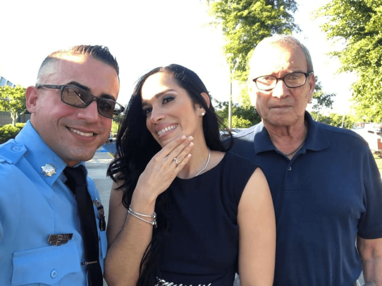 "Papi Nos llevó a Comer y Aceptó q me Casara la Chikita de
<a href="https://www.facebook.com/hashtag/srpalermo?epa=HASHTAG">#SrPalermo</a> 💍👰🏻" escribió Valerie Palermo