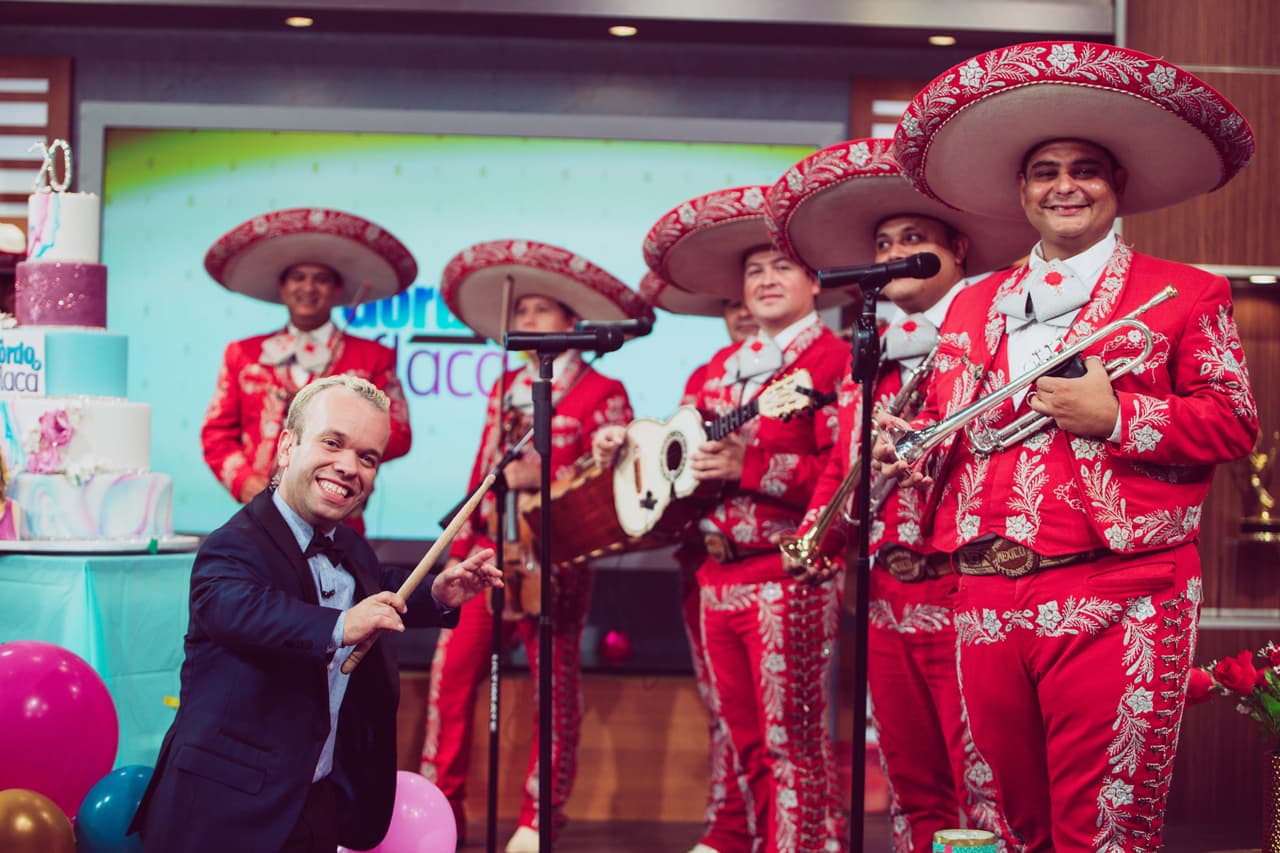 Carlitos 'El productor' mostró sus dotes como músico.