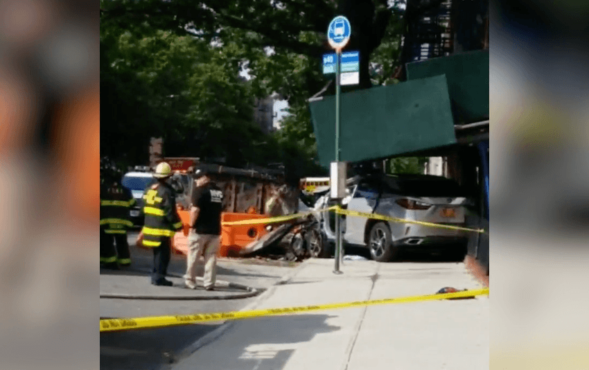 Niño de 10 años muere al ser impactado por un auto que se estrelló contra andamio en Brooklyn