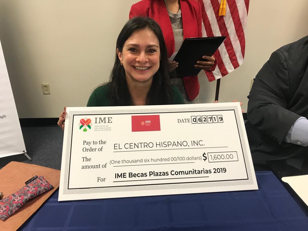 Becas para educación de mexicanos en las Carolinas