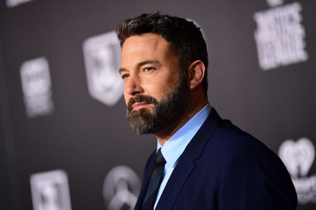 <b>Ben Affleck entra por tercera vez a un centro de rehabilitación</b>
<br>Los problemas con el alcohol de la súper estrella de Hollywood no son un misterio, pero recientemente su exesposa Jennifer Garner lo llevó por tercera vez a un centro de rehabilitación.
<br>