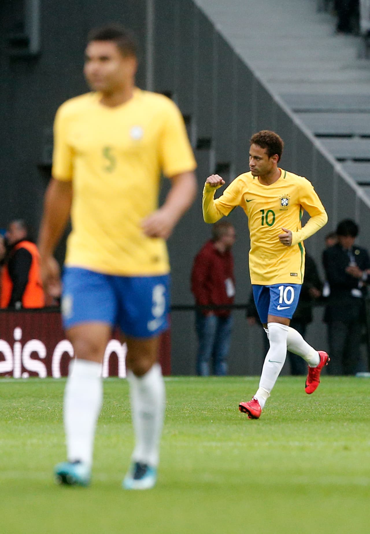 Cumplía Neymar con su cuota, aumentando el interés comercial del juego y poniendo en ventaja a su país.