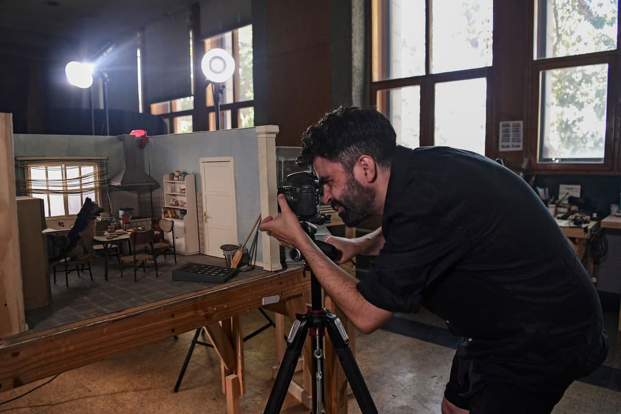 El director en el set. La torturadora Olderöck se dedicaba a 'quebrar' a las mujeres en cautiverio torturándolas sexualmente.