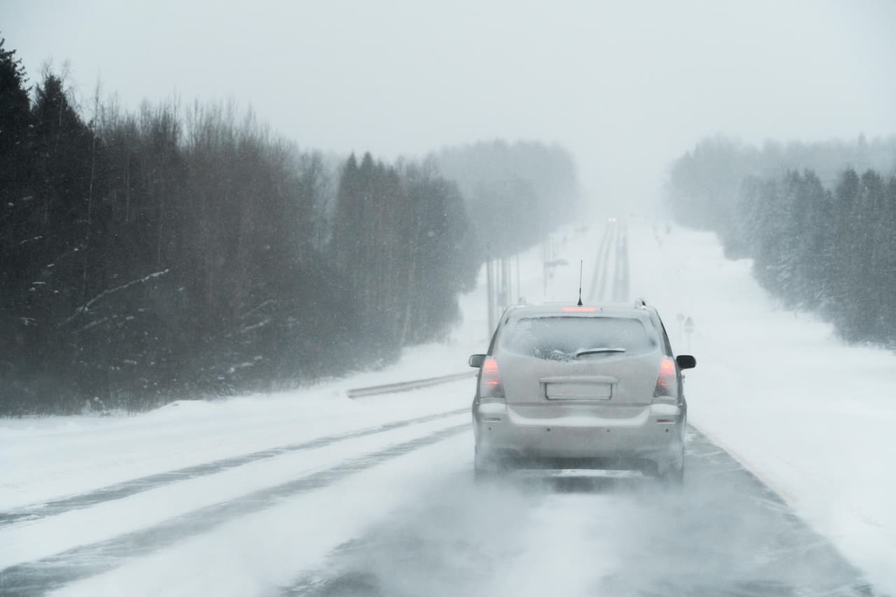 <b>Revisa el tiempo antes de salir de compras. </b>Evita verte en medio de una tormenta de nieve o en un aguacero con un árbol de Navidad en el techo de tu carro. Estos días son para pasarla bien, no estresados.