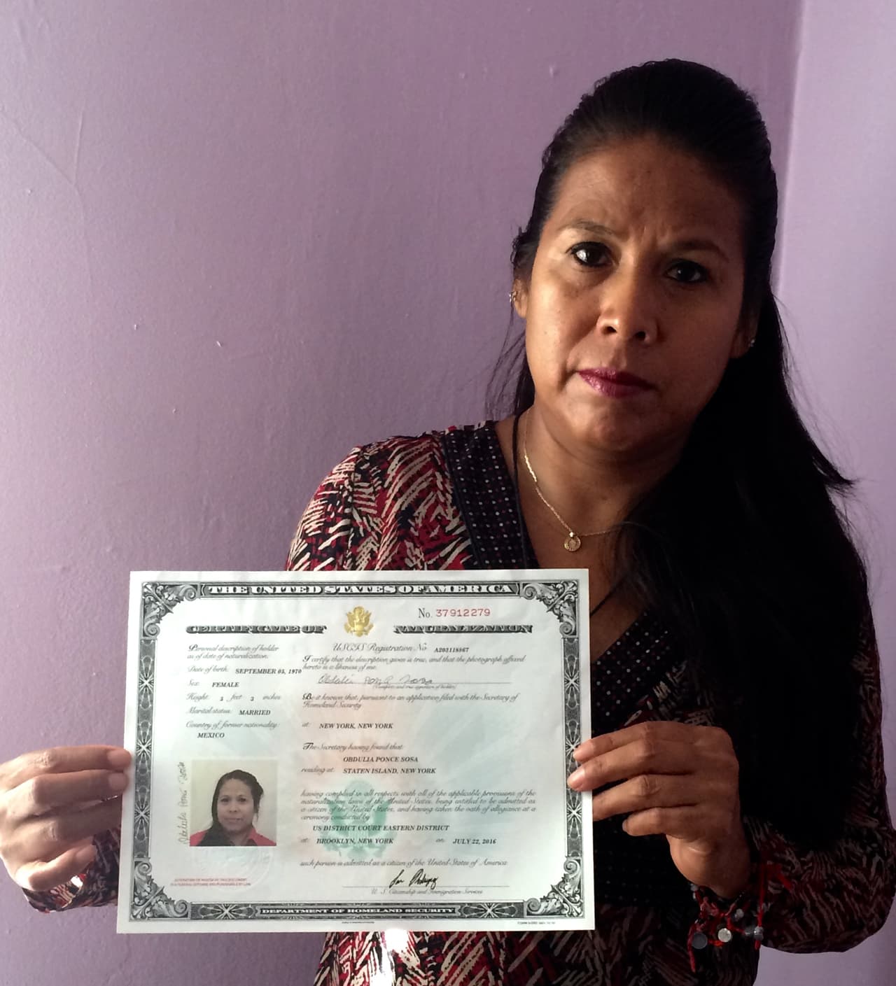 Obdulia Ponce quiere votar en noviembre.