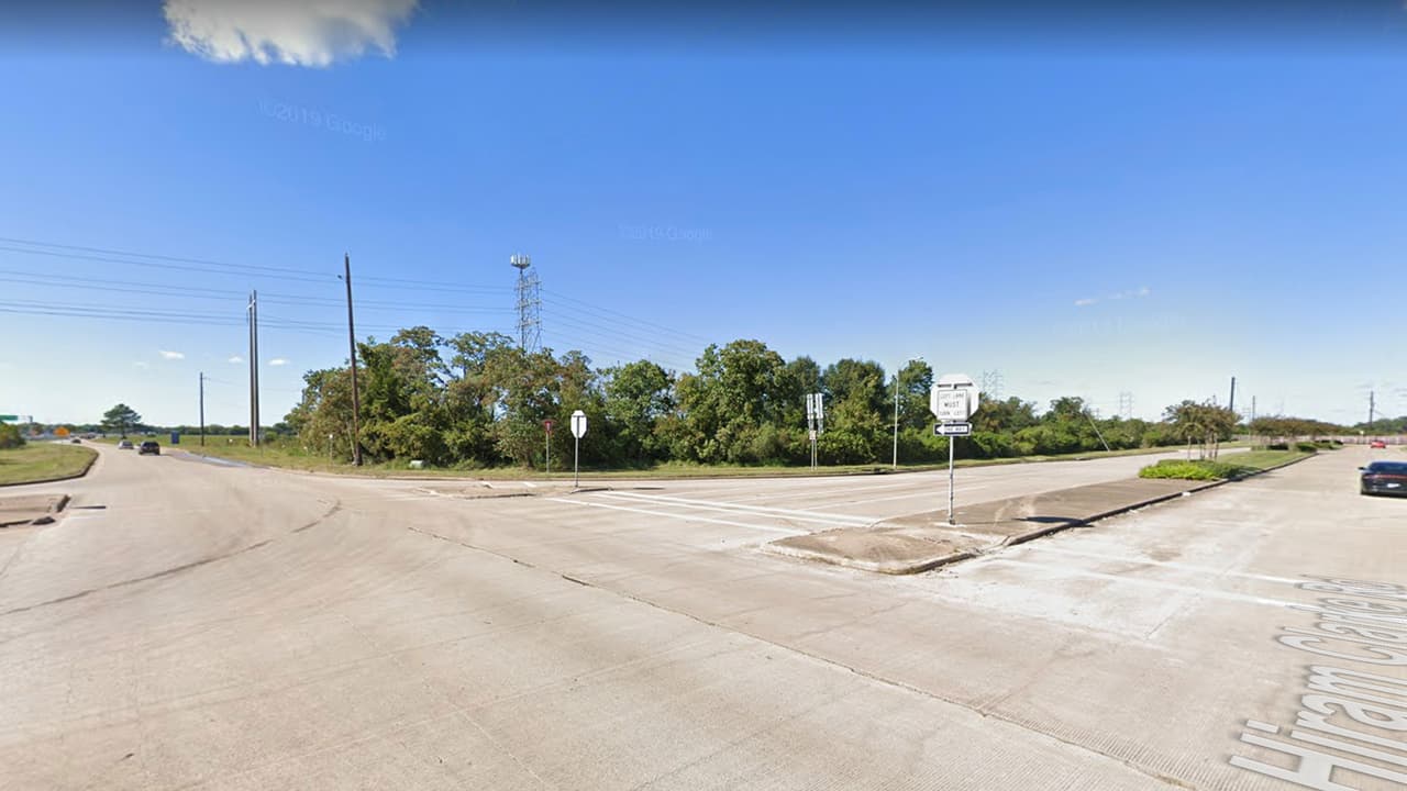 El cuerpo fue hallado cuando unos trabajadores vaciaban unos contenedores de basura.