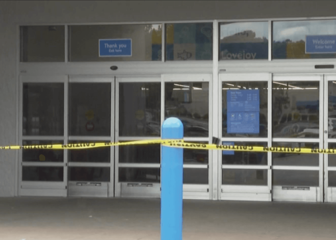 Un hombre dispara accidentalmente un arma en un Walmart: hay cuatro personas heridas