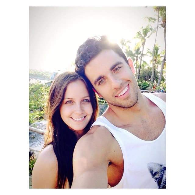 Hace más de un año terminó su relación con
<b>Natasha Dupeyrón</b>, y confesó para Televisa Espectáculos que no fue fácil superar su ruptura.