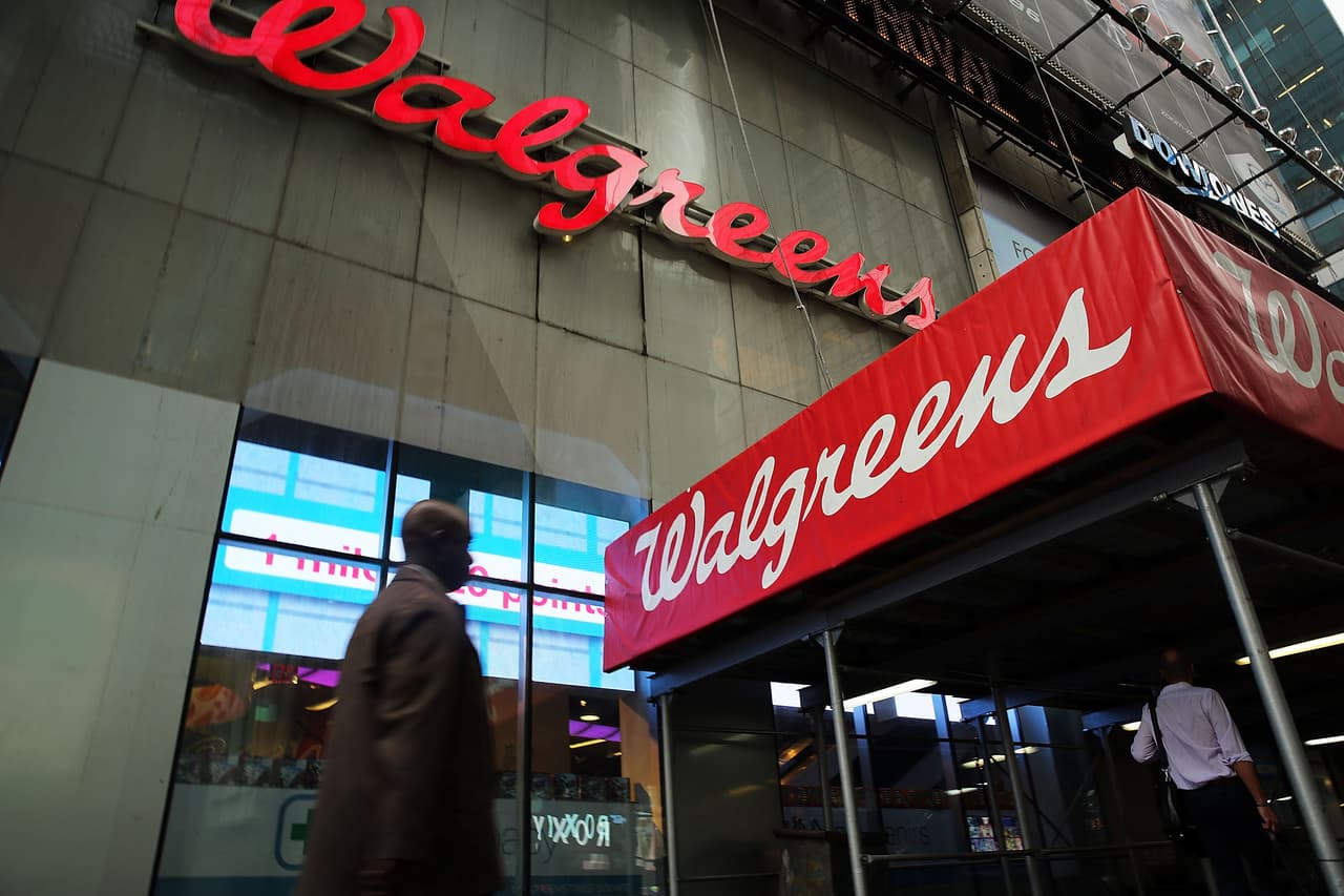 <b>Walgreens.</b> Las tiendas que son 24 horas abrirán, las que no son 24 horas pueden estar cerradas.