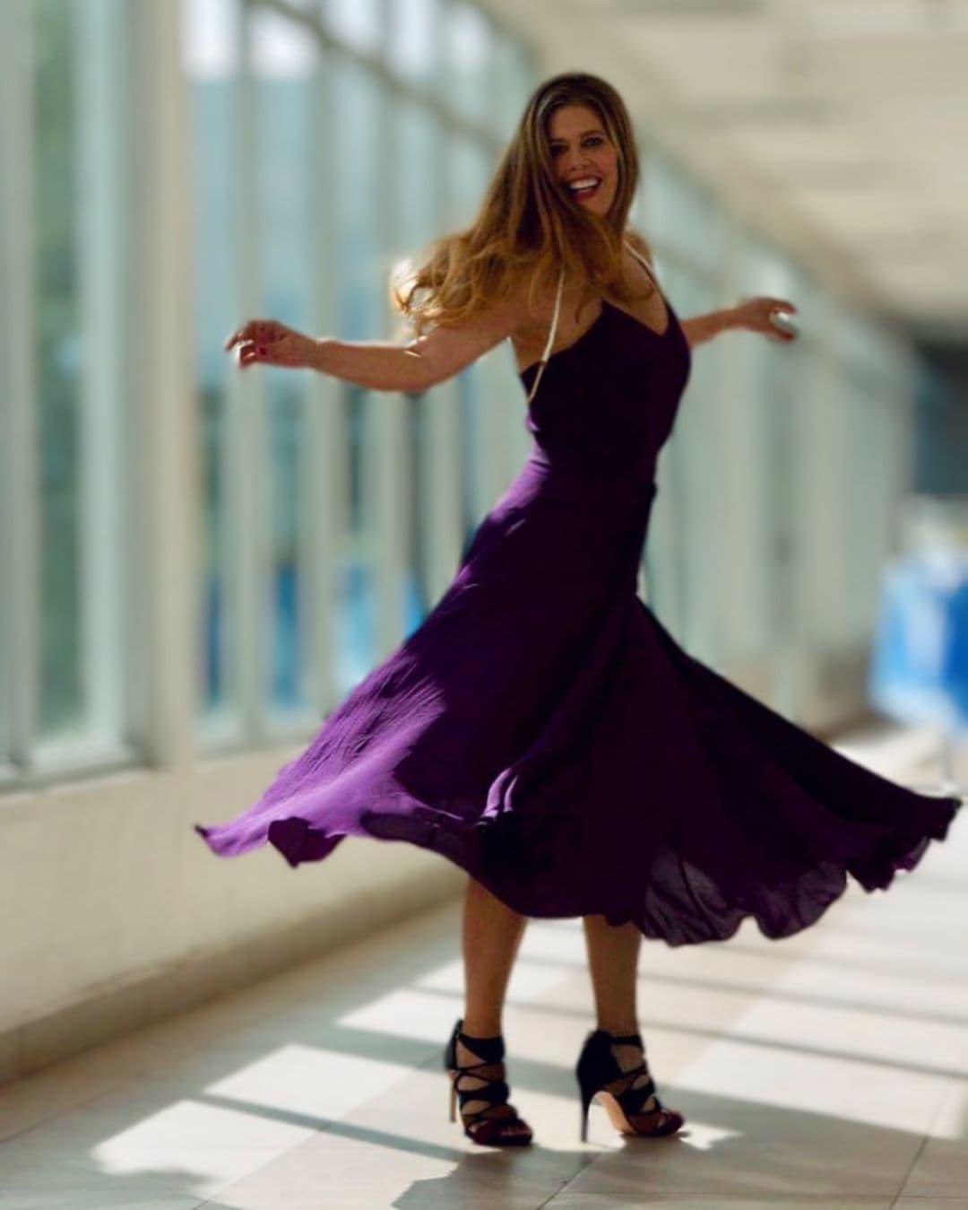 Afortunadamente, la actriz ha vivido libre de cáncer desde entonces. "Fue un milagro divino, Dios me sanó a mí totalmente. Me toca seguir cuidándome", explica mientras relata que se somete a exploraciones "con una lupa".