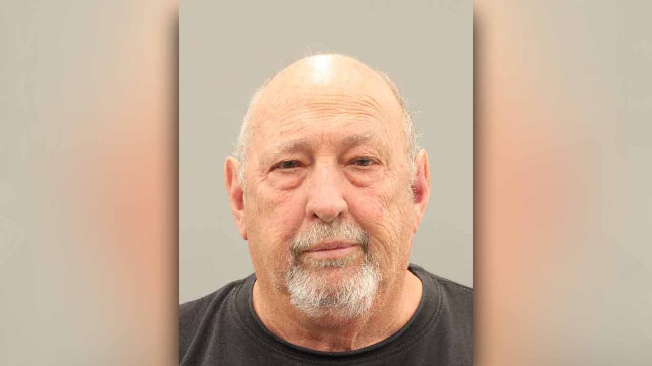 Arrestan a fanático de los Astros sospechoso de pegarle a un seguidor de los Yankees