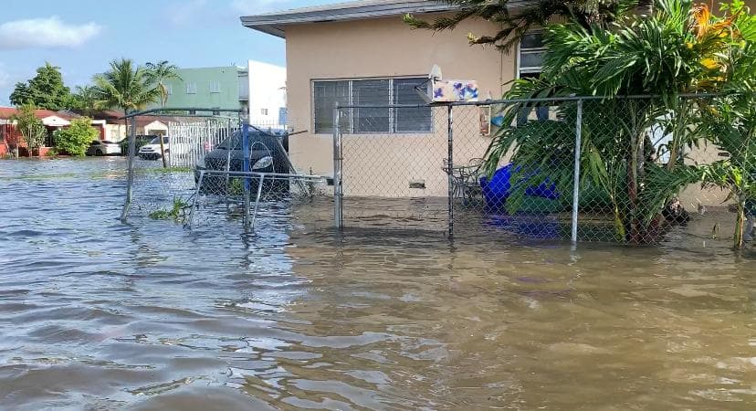 Aunque el nivel ha bajado, los vecinos siguen asustados.
<br>