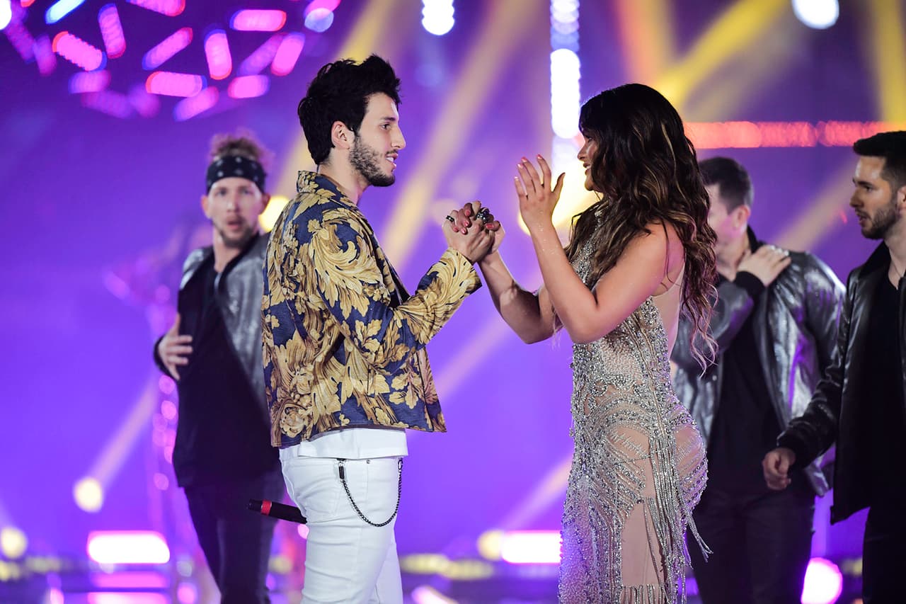 Aunque él se veía confundido.