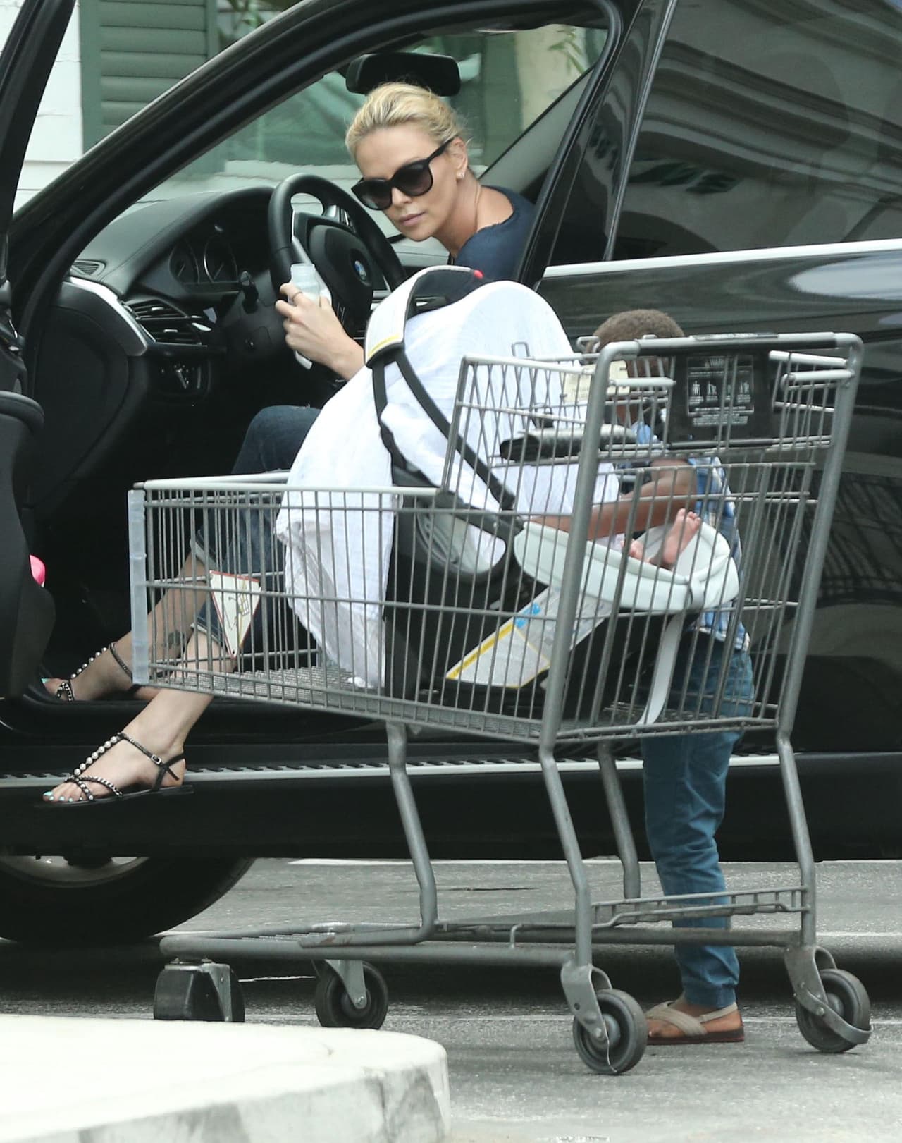 La estrella de cine no necesita ayuda para cuidar de sus hijos.