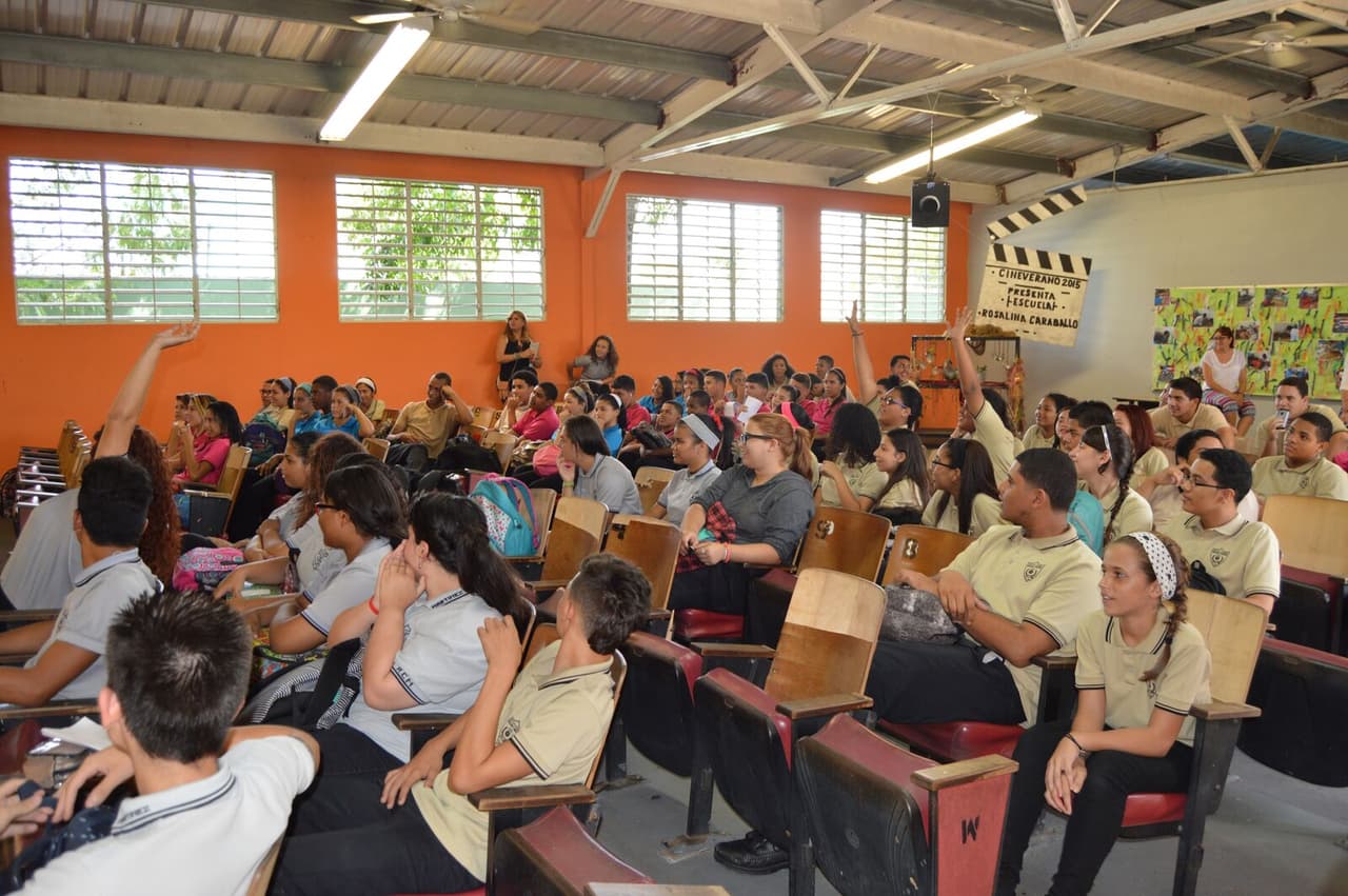 Los animadores de La Banda Soundcheck motivaron a los estudiantes a que sueñen en grande, que no se den por vencidos y que sigan estudiando para que se forjen como excelentes seres humanos, se destaquen y alcancen el éxito dondequiera que vayan.