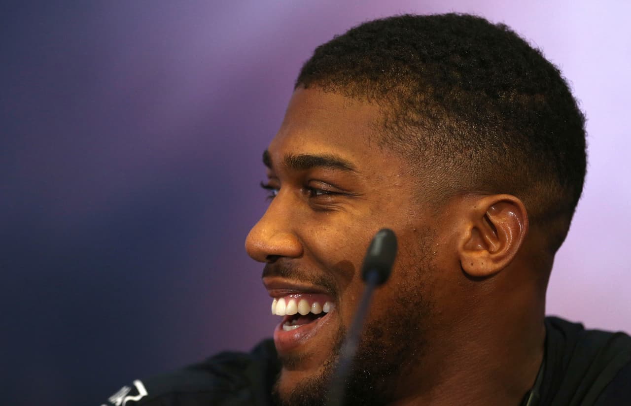 Anthony Joshua pesó 237.5 libras, mientras que Andy Ruiz dejó la aguja en 287.3 libras.