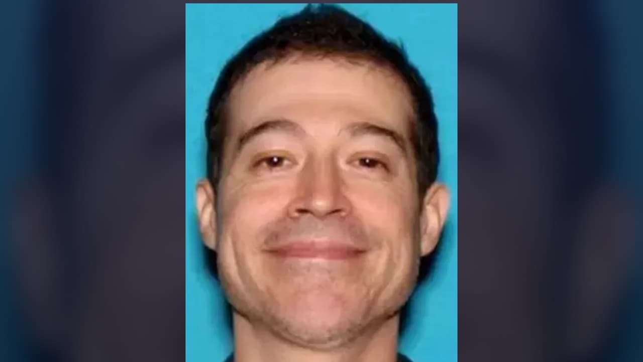 Arrestan a hombre por presuntamente agredir sexualmente a una niña de 9 años en una biblioteca en Irvine