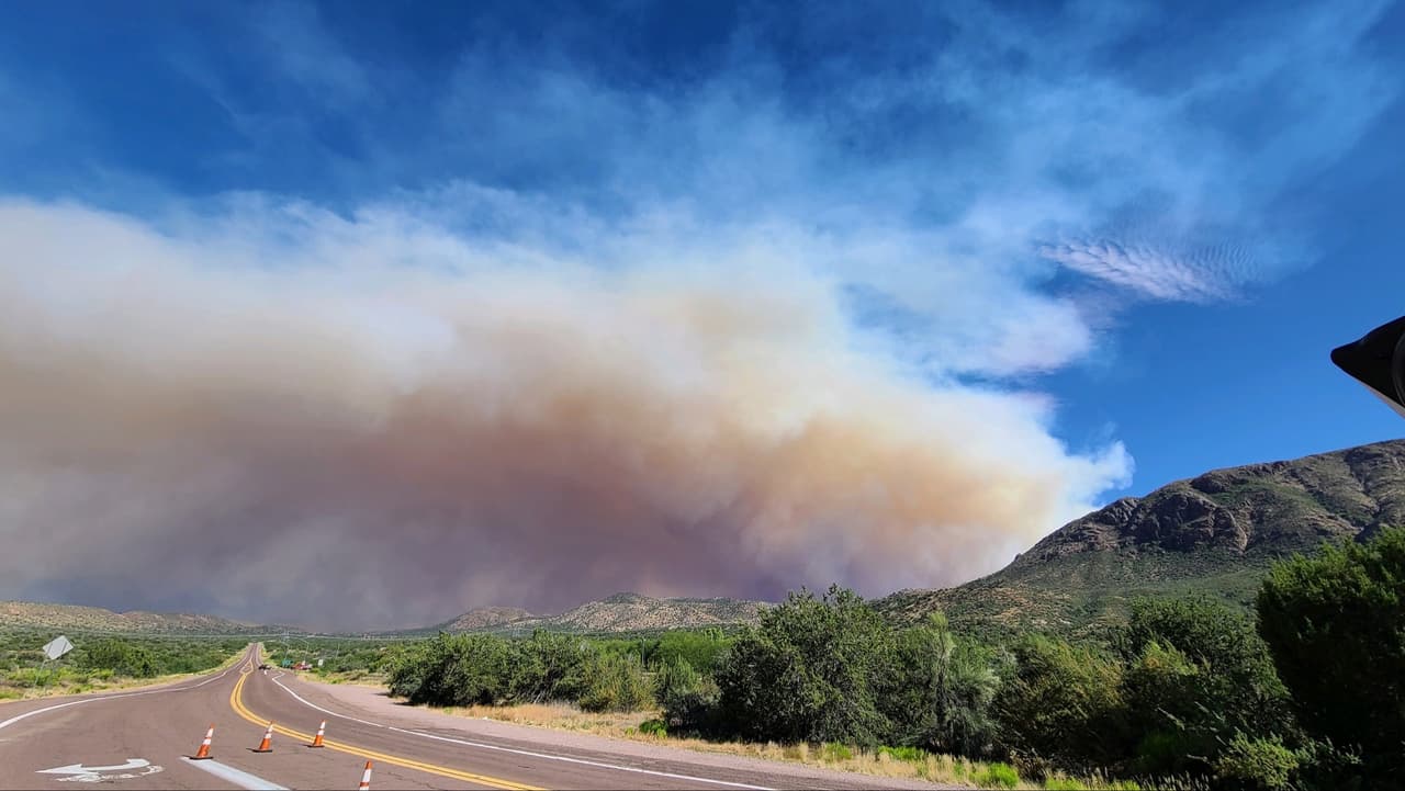 El incendio Bush es ahora el quinto incendio forestal más grande en la historia de Arizona