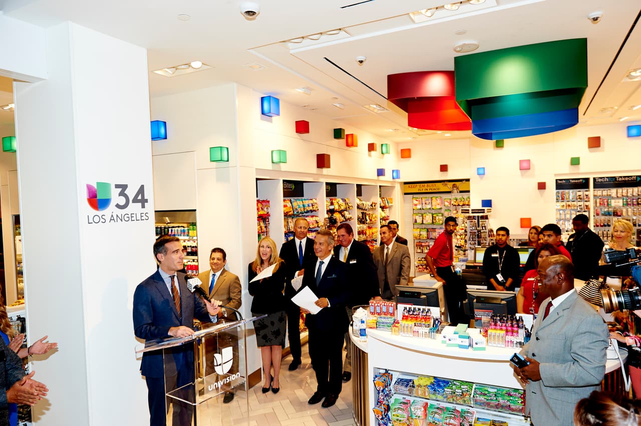 Cabe señalar que la Terminal que será la futura casa de las tiendas, presta servicios a 5.5 millones de pasajeros al año.