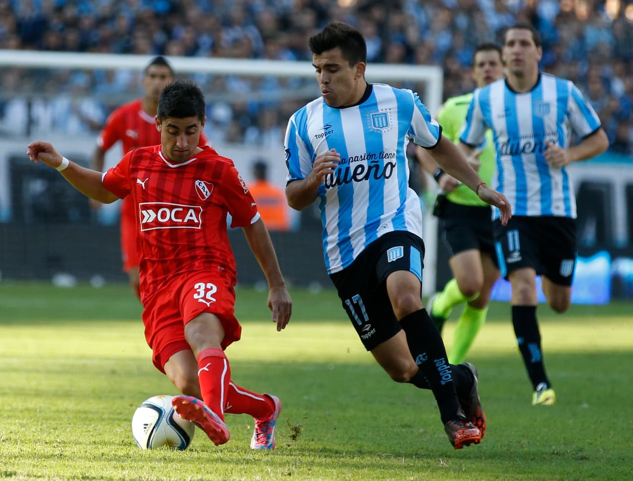 Santos tiene en la mira a Pisano y Cázares para reforzarse