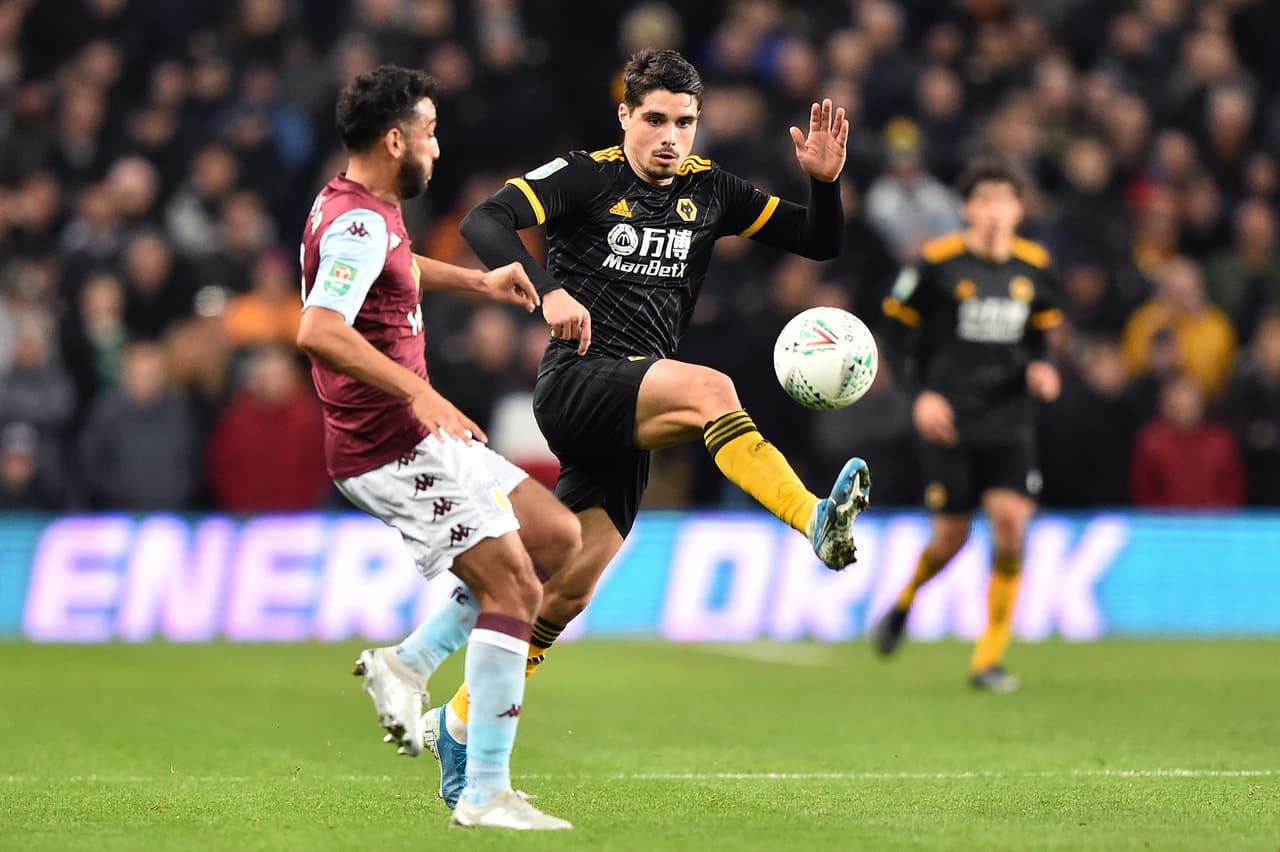 Marcus Rashford de Manchester United dio la victoria a su equipo ante el Chelsea 2-1, mientras que Aston Villa se impuso al Wolverhampton 2-1.