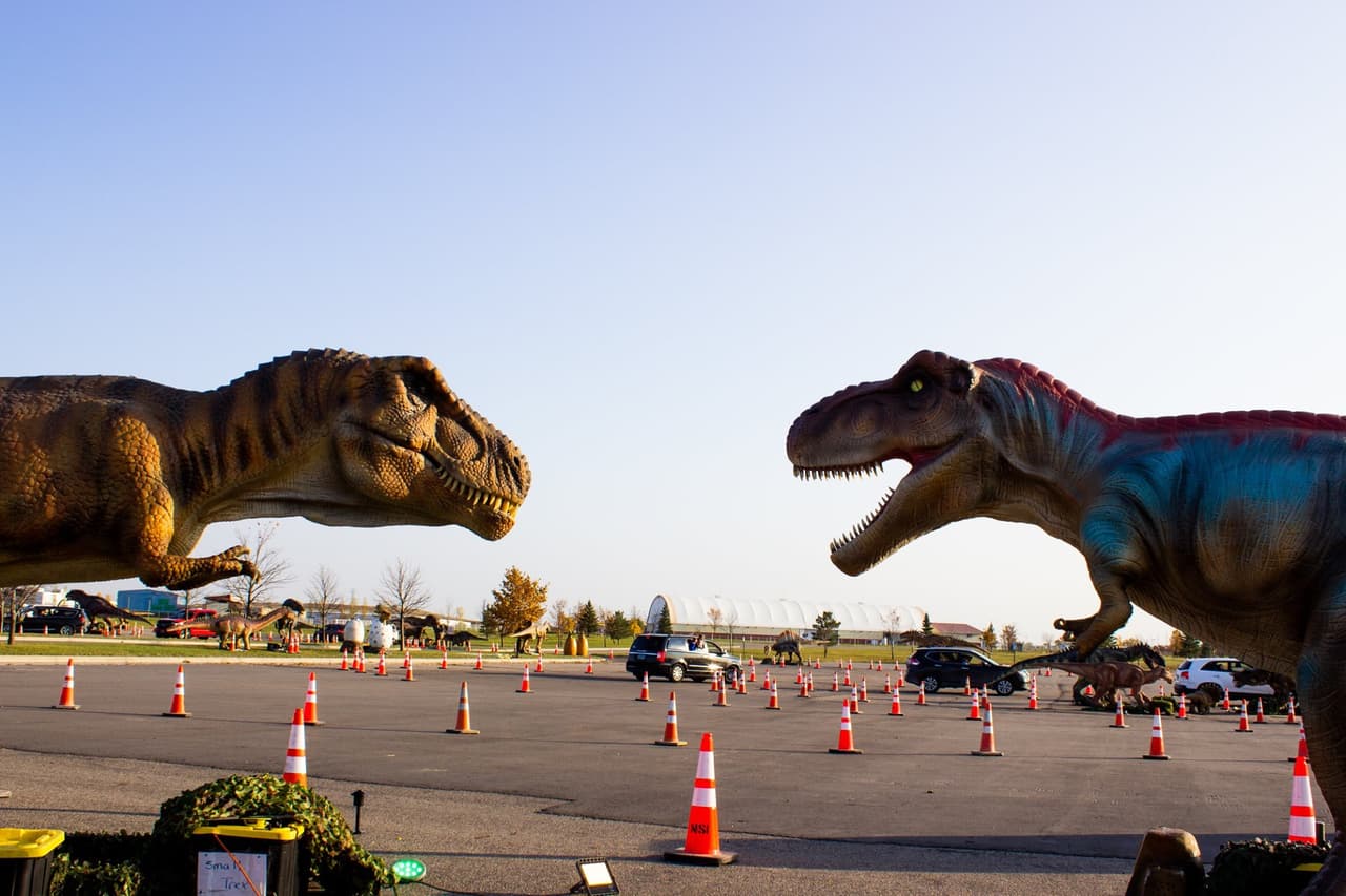 Para informaciones y compras de boletos,
<b><a href="http://jurassicempire.com/bakersfield.html" target="_blank">revisar este enlace. </a></b>