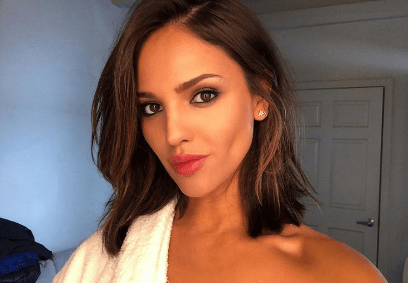 “Estoy contenta con lo que me toca vivir porque soy tenaz y para mí es suficiente lo que he logrado y no es que no sea humilde, agradezco lo que tengo, pero siempre quiero más y creo que eso me ha llevado a conseguir lo que tengo porque a mi nadie en Estados Unidos me ha regalado nada”.
<br>