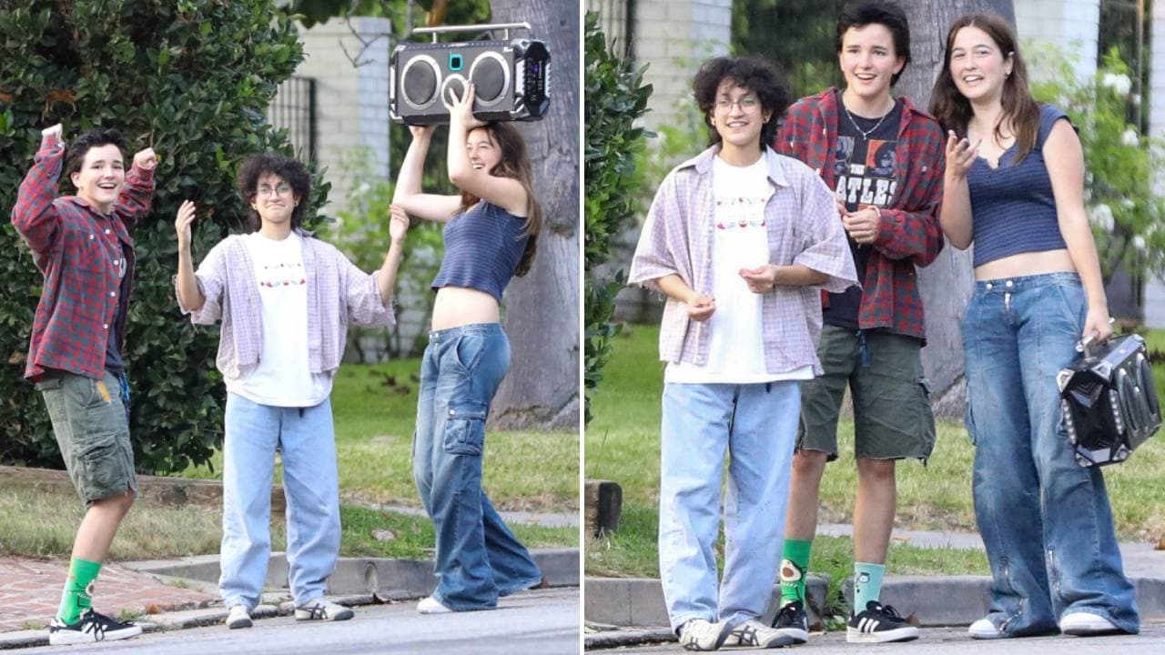 Emme, Fin y una amiga bailando en el vecindario de Brentwood.