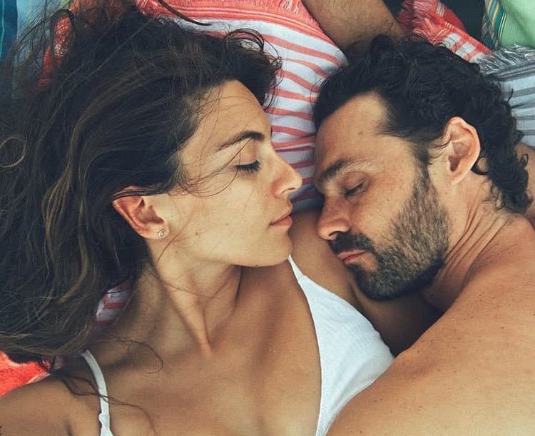 <b><a href="http://www.univision.com/temas/ivan-sanchez">Iván</a></b> casi no habla de su vida privada ni de su vida junto a
<b><a href="http://www.univision.com/temas/ana-brenda-contreras">Ana Brenda Contreras</a></b>, pero de vez en cuando comparten imágenes de su amor, dejando descubierto un poco de su perfecta vida en pareja.