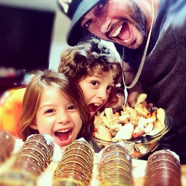 Sin duda, William es un papá genial que consiente sin medida.