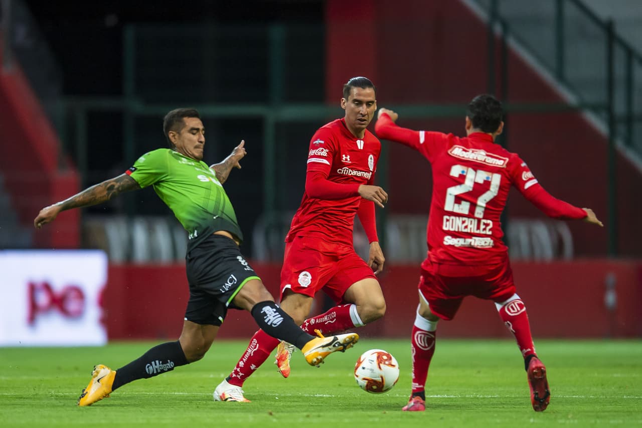 Darío Lezcano es el encargado de darle los puntos a los Bravos tras derrotar al Toluca.