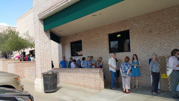 Autoridades del condado Travis dijeron que esperan más de 100,000 votantes, cifra que superaría los 48,000 votos emitidos en las primarias de 2012.