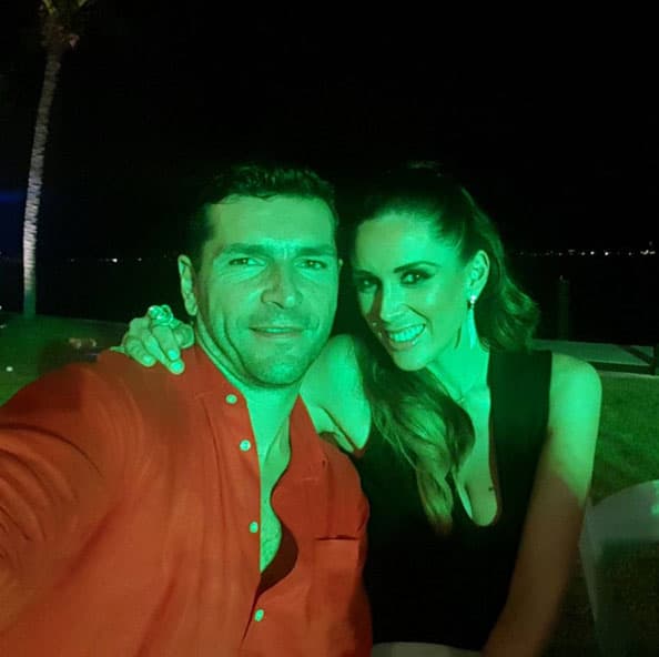 Jacky Bracamontes y Martín Fuentes tuvieron una velada muy romántica.